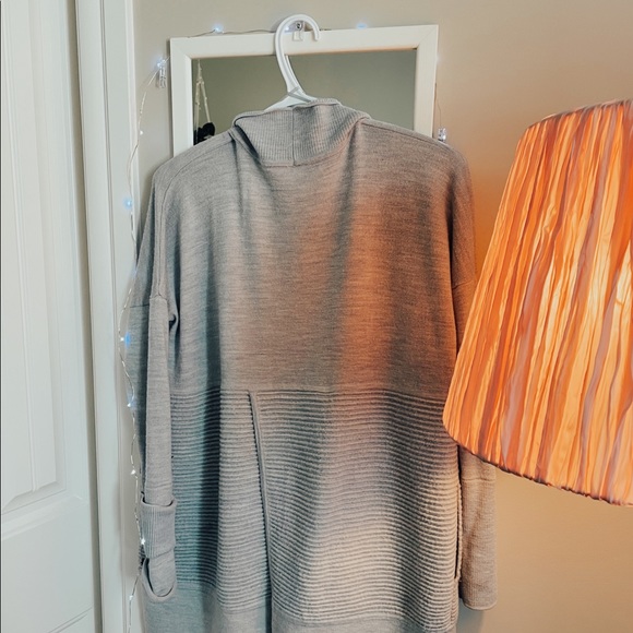 Lulu lemon light blue cardigan - Picture 2 of 2